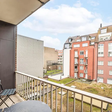 Chateauneuf With Parking By Interhome Apartamento Knokke-Heist